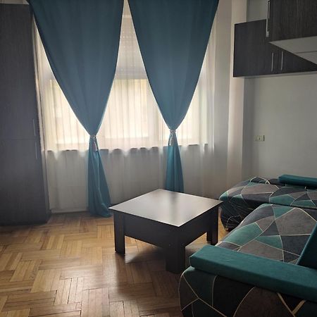 Christie'S Central Apartment Bucarest Esterno foto